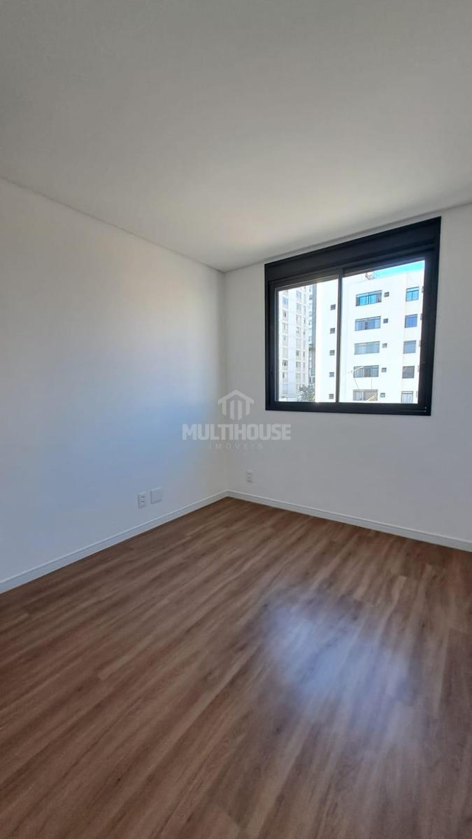 Apartamento, Grajaú, 1 Quarto, 4 Vagas, 1 Suíte