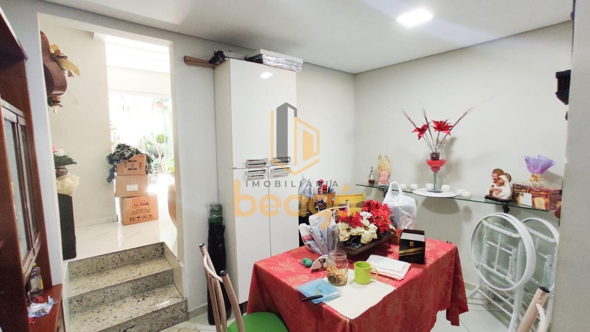 Casa, Santa Terezinha, 5 Quartos, 4 Vagas, 1 Suíte