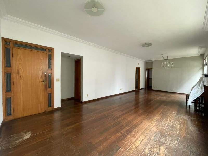 Apartamento, Funcionários, 4 Quartos, 2 Vagas, 1 Suíte