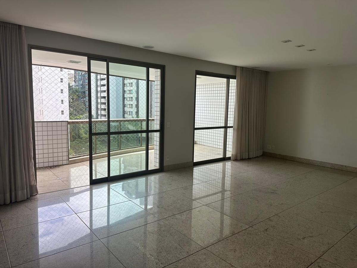 Apartamento, Funcionários, 4 Quartos, 3 Vagas, 2 Suítes