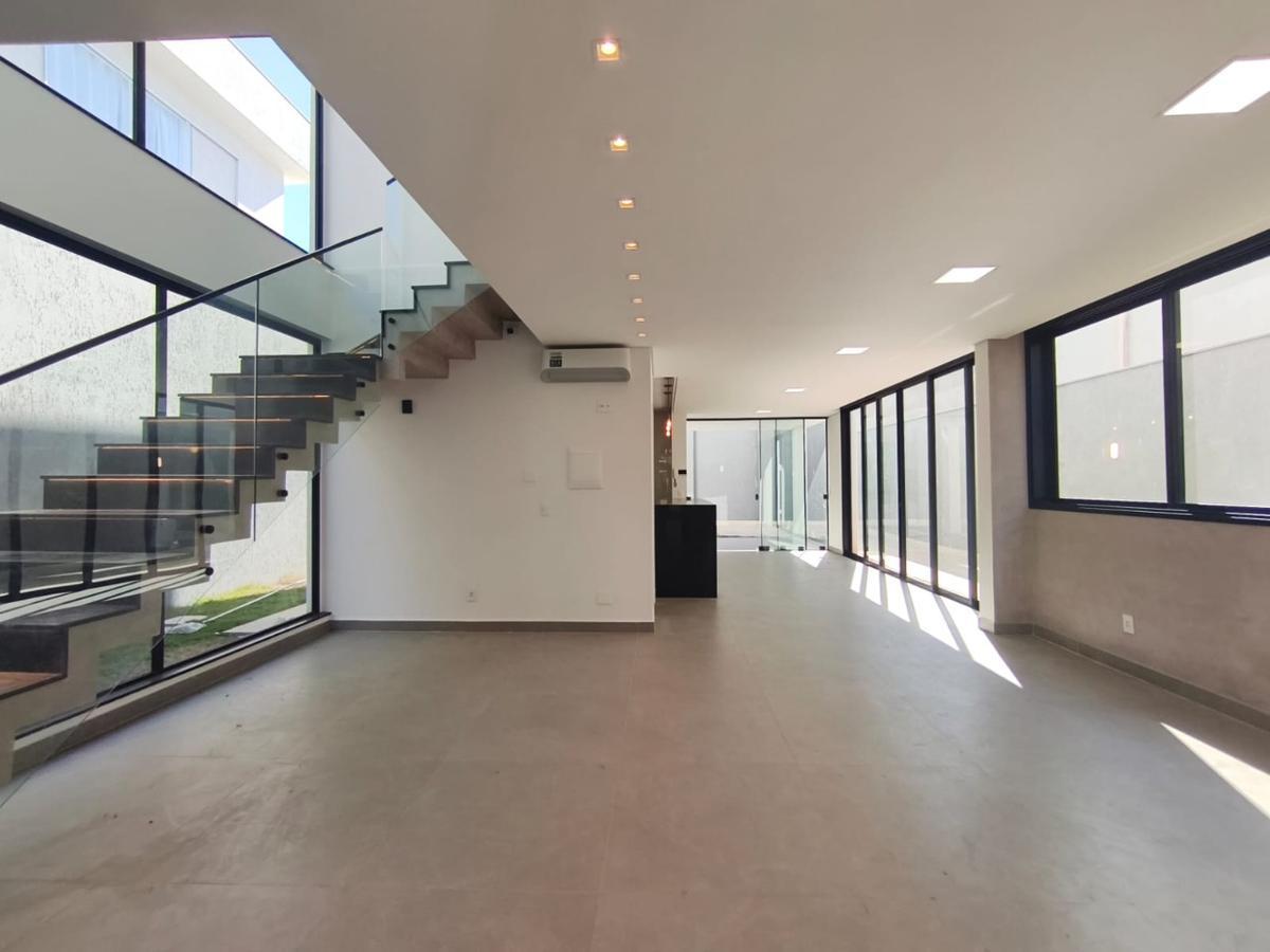 Casa, Trevo, 4 Quartos, 4 Vagas, 3 Suítes