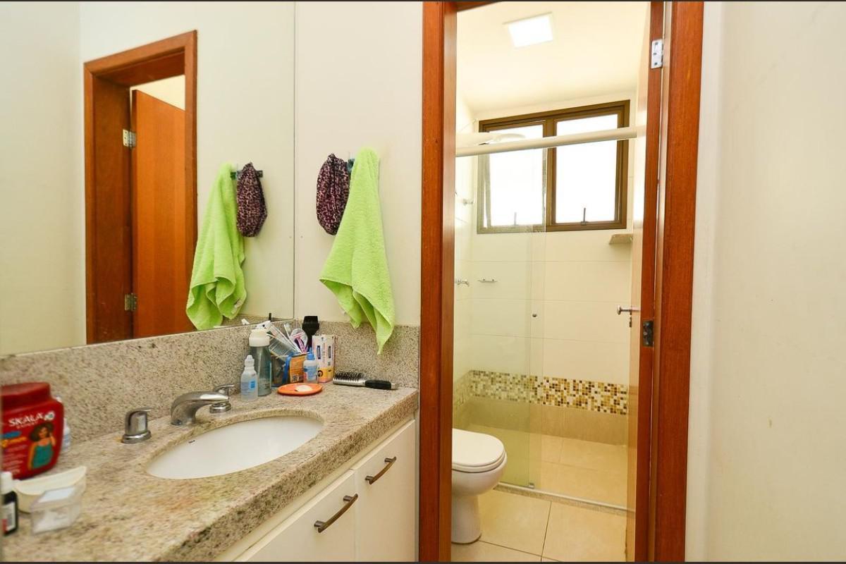 Casa, Comiteco, 4 Quartos, 10 Vagas, 4 Suítes