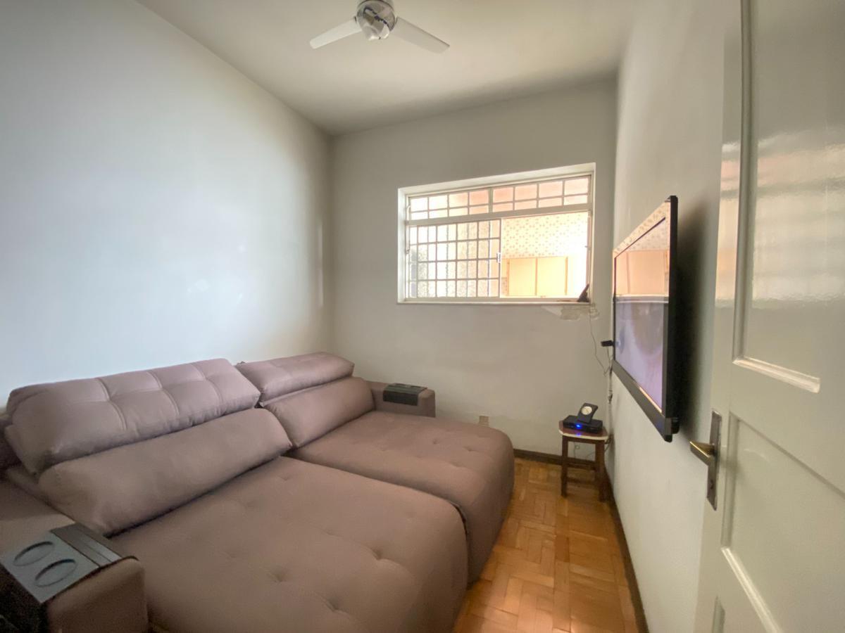 Casa, Carlos Prates, 4 Quartos, 0 Vaga, 1 Suíte