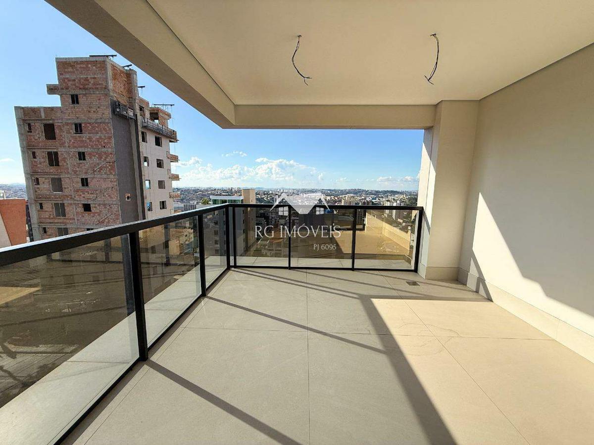 Apartamento, Barreiro, 3 Quartos, 3 Vagas, 3 Suítes