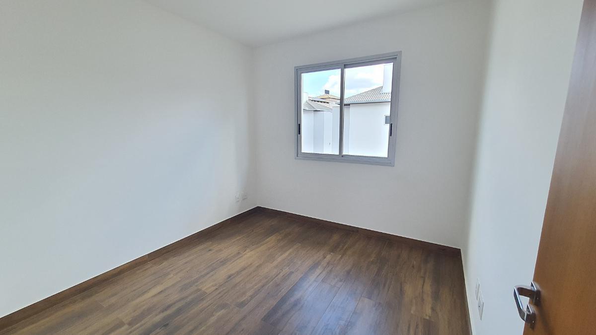 Casa, Centro, 3 Quartos, 2 Vagas, 1 Suíte