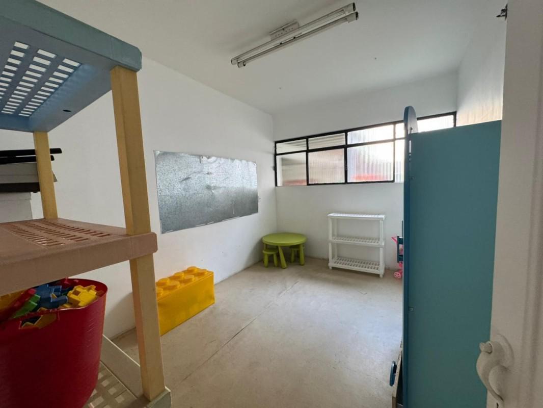 Prédio, Colégio Batista, 0 Quarto, 0 Vaga