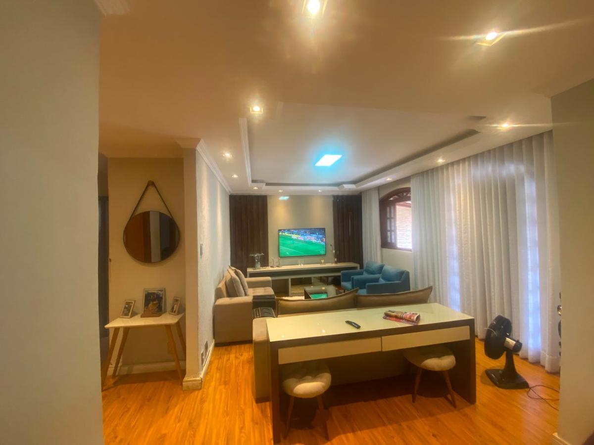 Casa, Jardim Leblon, 3 Quartos, 8 Vagas, 1 Suíte