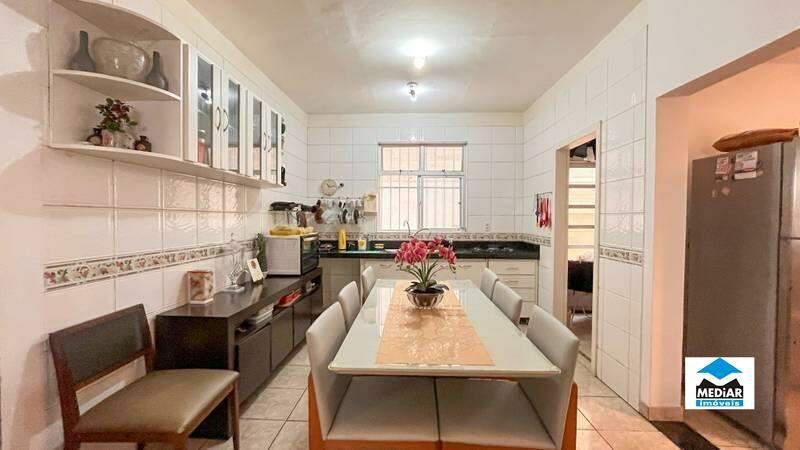 Casa, Buritis, 5 Quartos, 4 Vagas, 1 Suíte