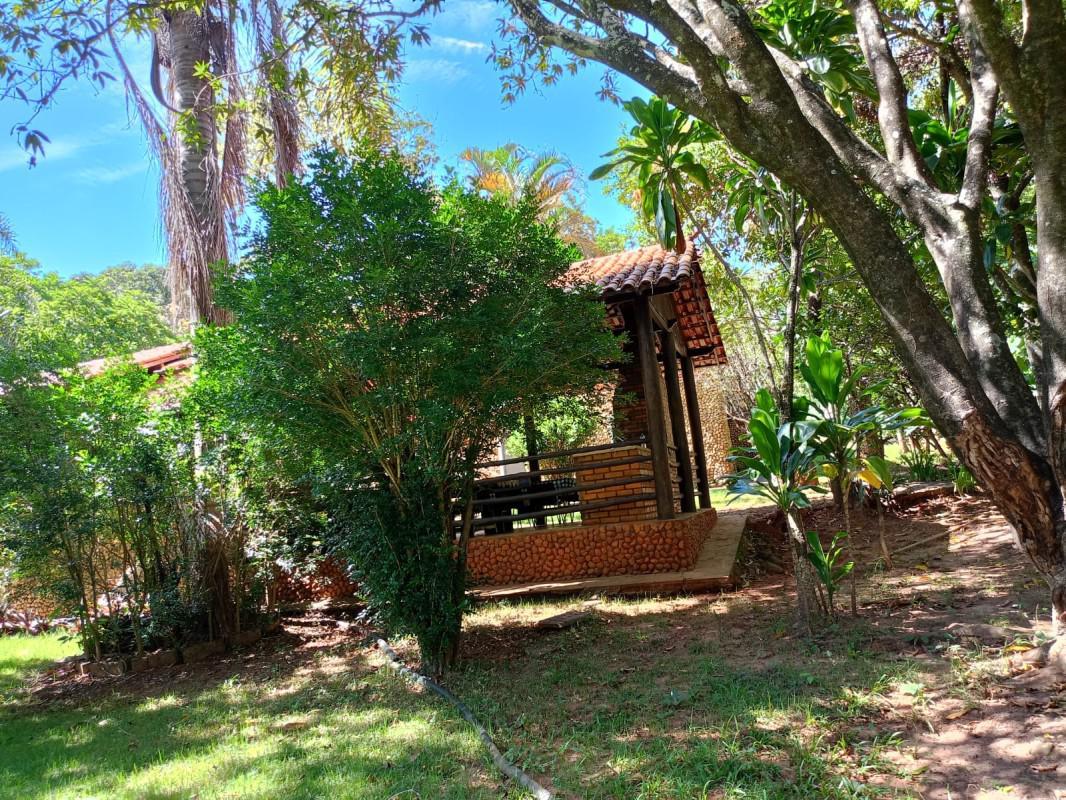 Fazenda, Ravena, 5 Quartos, 2 Vagas, 4 Suítes
