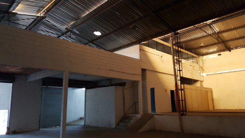 Galpão, São Francisco, 0 Quarto, 0 Vaga