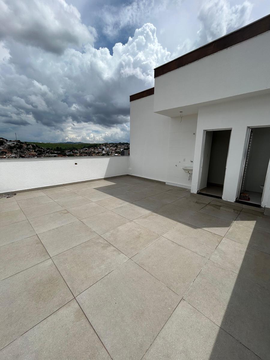 Cobertura, Coqueiros, 2 Quartos, 1 Vaga, 1 Suíte