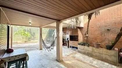 Casa, Camargos, 4 Quartos, 0 Vaga, 1 Suíte