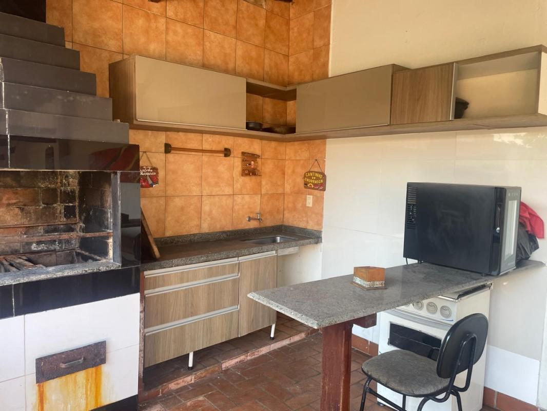 Casa, Castelo, 4 Quartos, 6 Vagas, 2 Suítes