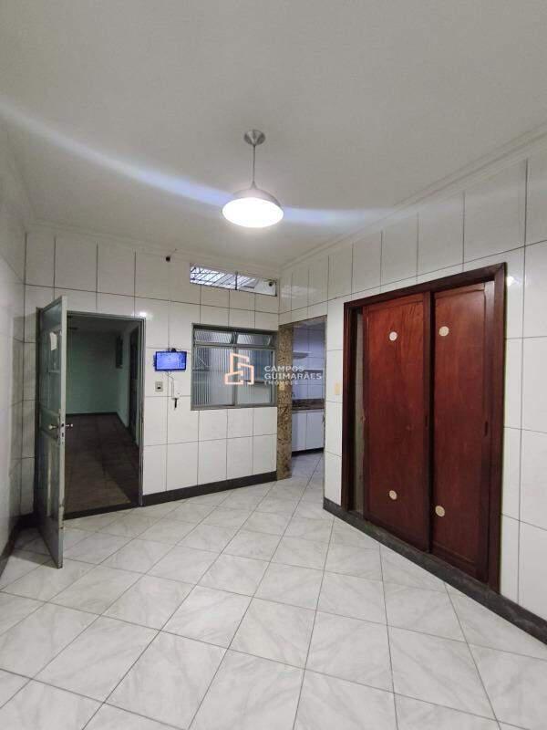 Casa Comercial, Barreiro, 3 Quartos