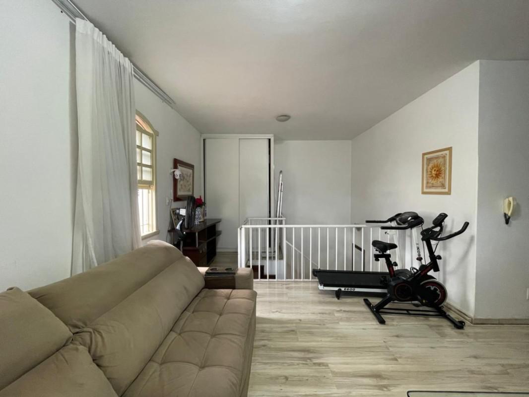 Casa, Santa Lúcia, 5 Quartos, 4 Vagas, 1 Suíte