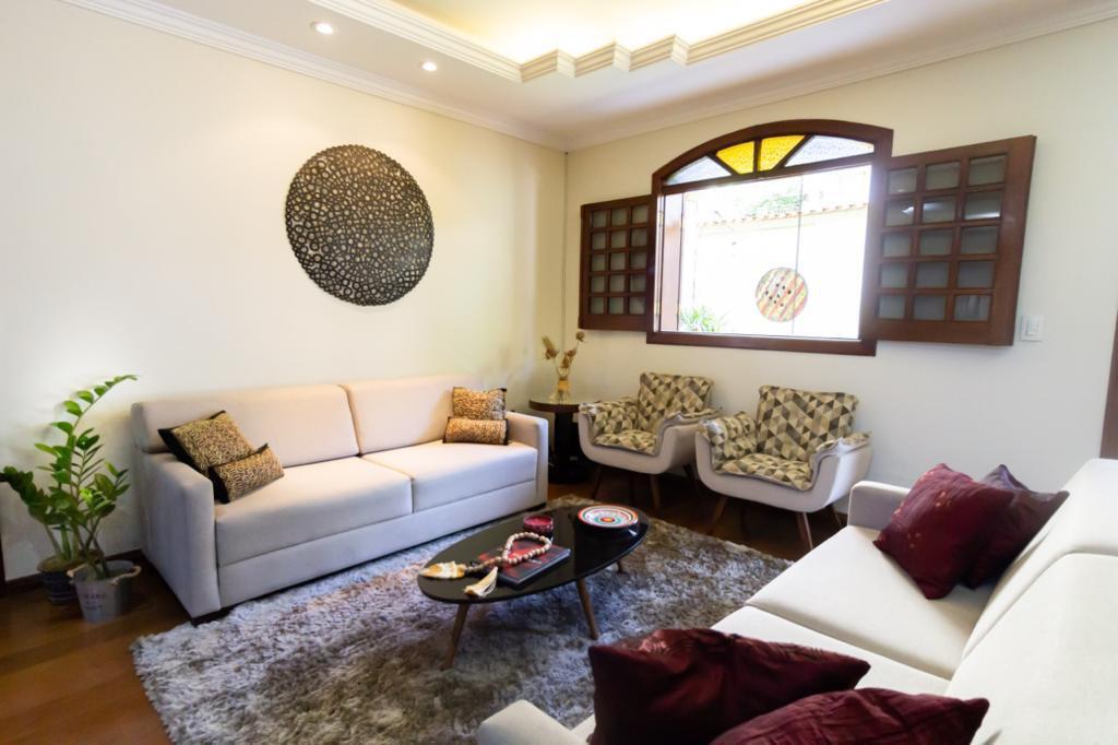 Casa, Sagrada Família, 4 Quartos, 6 Vagas, 1 Suíte