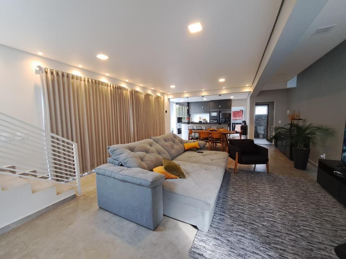 Casa, Centro, 4 Quartos, 3 Vagas, 1 Suíte