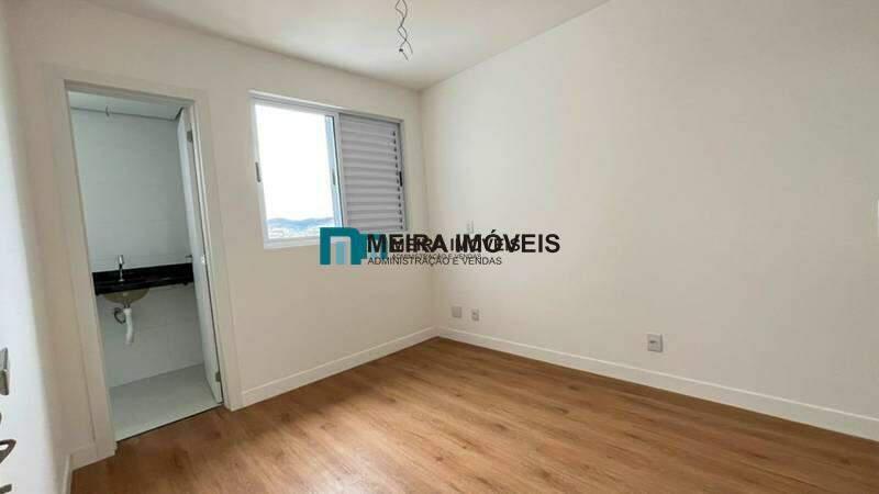 Apartamento, Sagrada Família, 3 Quartos, 2 Vagas, 1 Suíte