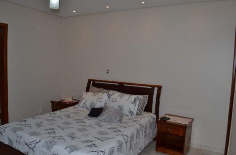 Casa, Santa Maria, 2 Quartos, 3 Vagas, 1 Suíte