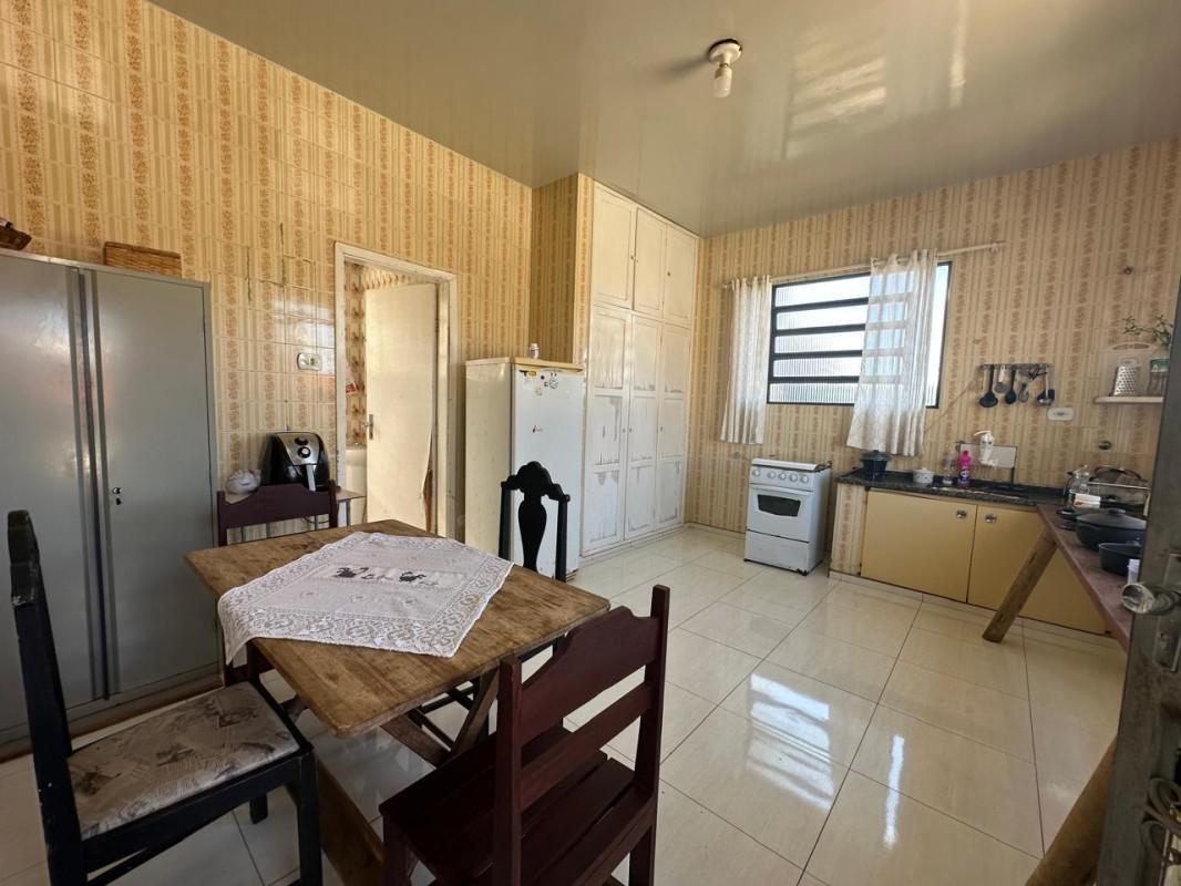 Casa, Centro, 3 Quartos, 1 Vaga, 1 Suíte