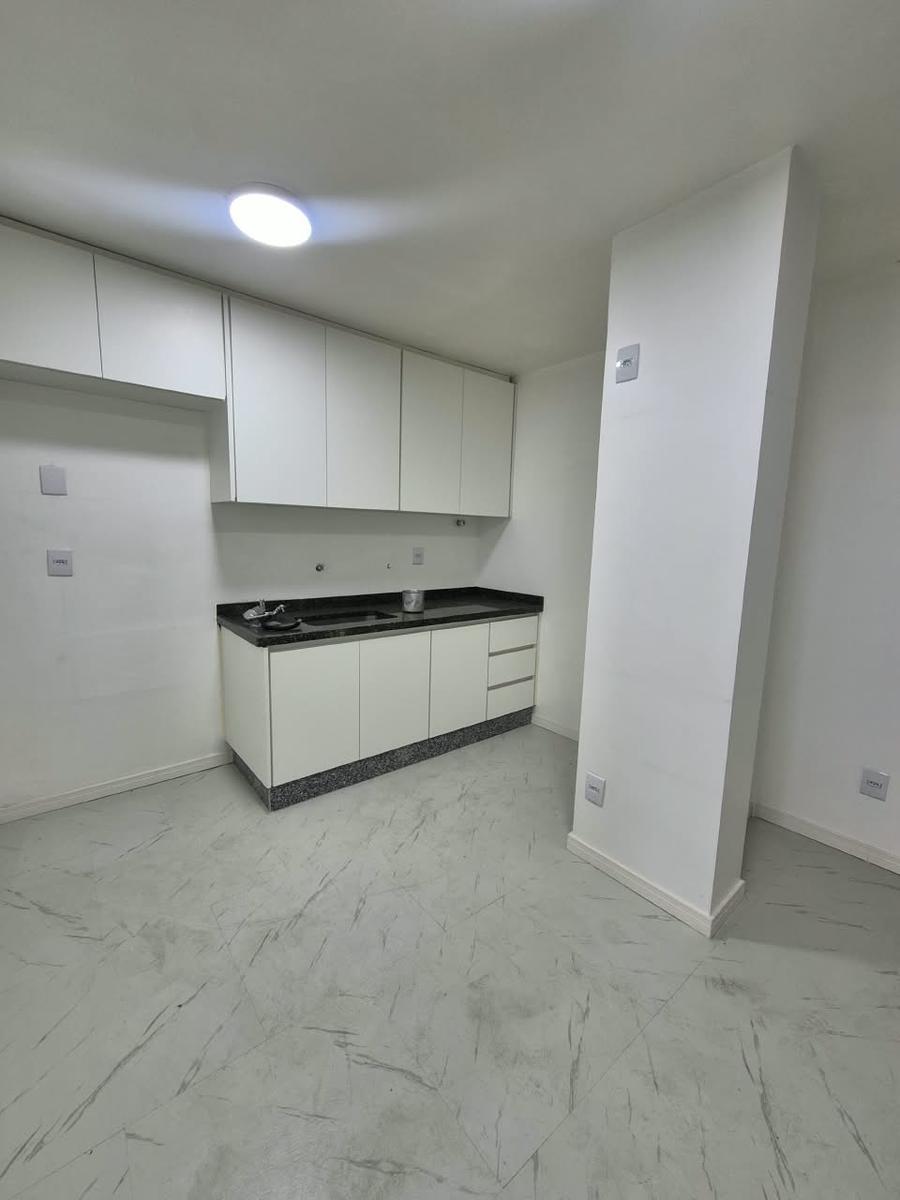 Apartamento, Centro, 4 Quartos, 0 Vaga, 1 Suíte