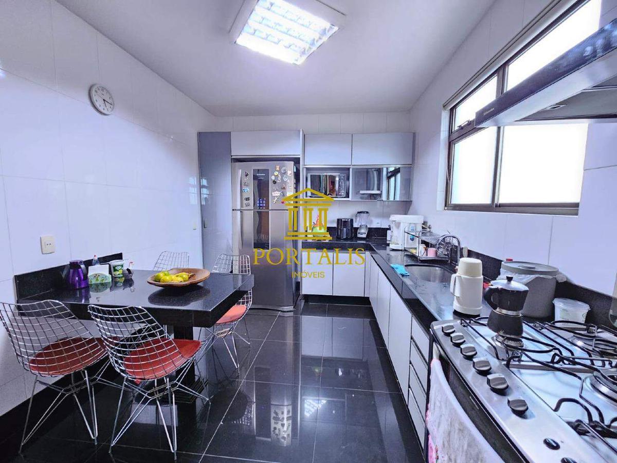 Apartamento, Santa Rosa, 4 Quartos, 2 Vagas, 3 Suítes