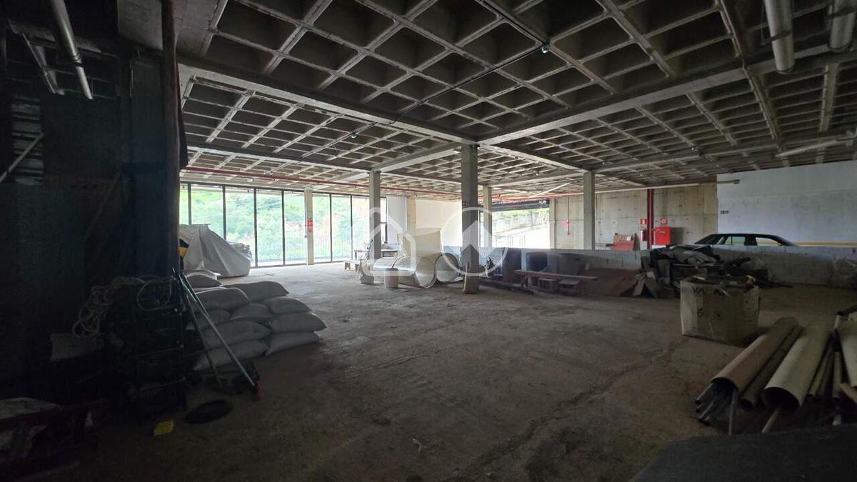 Loja, Buritis, 6 Vagas