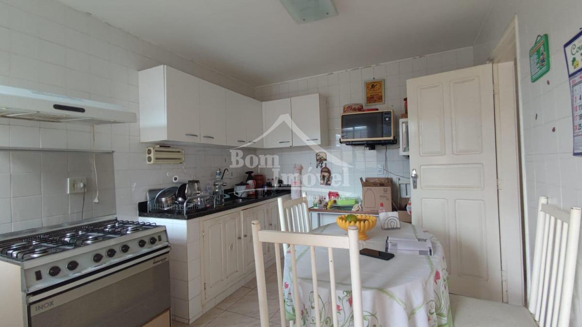 Casa, Centro, 3 Quartos, 0 Vaga