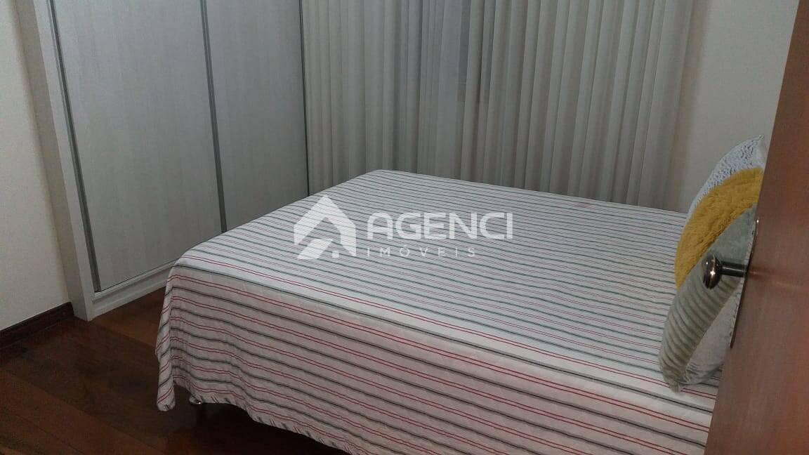 Casa, Camargos, 4 Quartos, 0 Vaga, 2 Suítes