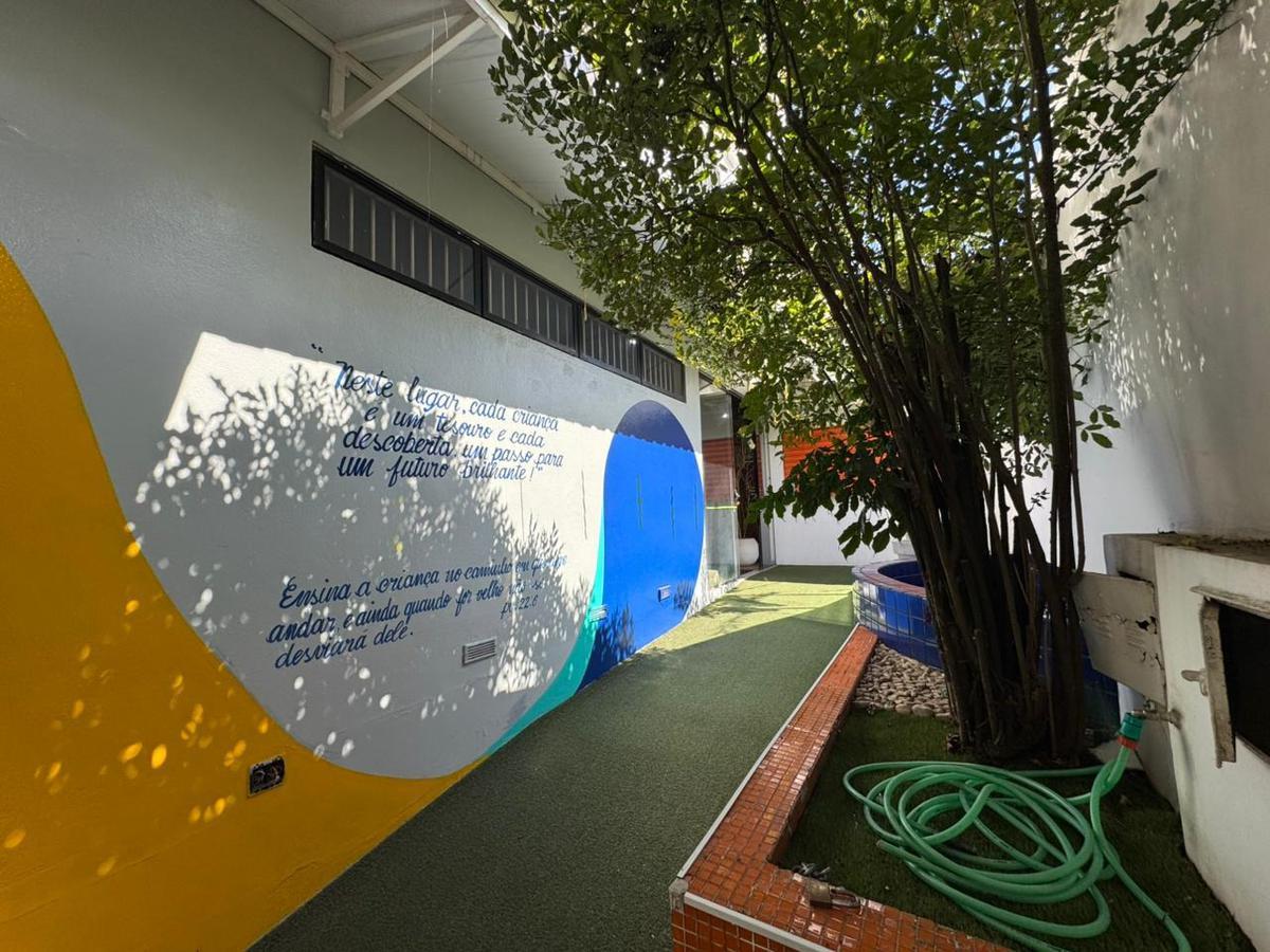 Prédio, Colégio Batista, 0 Quarto, 0 Vaga