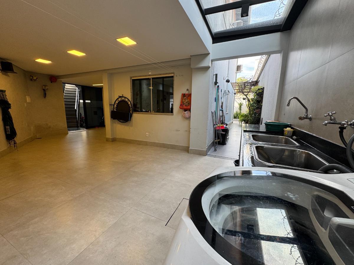 Casa, Santa Branca, 3 Quartos, 3 Vagas, 1 Suíte
