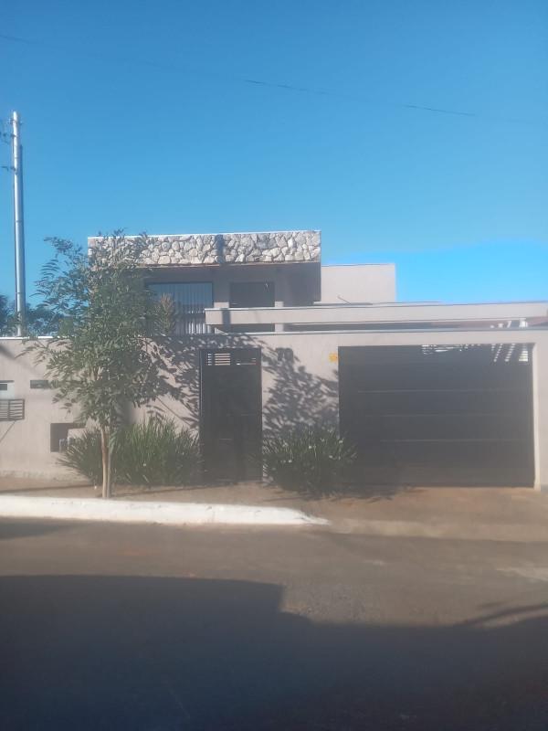 Casa, Acácias, 3 Quartos, 3 Vagas, 1 Suíte