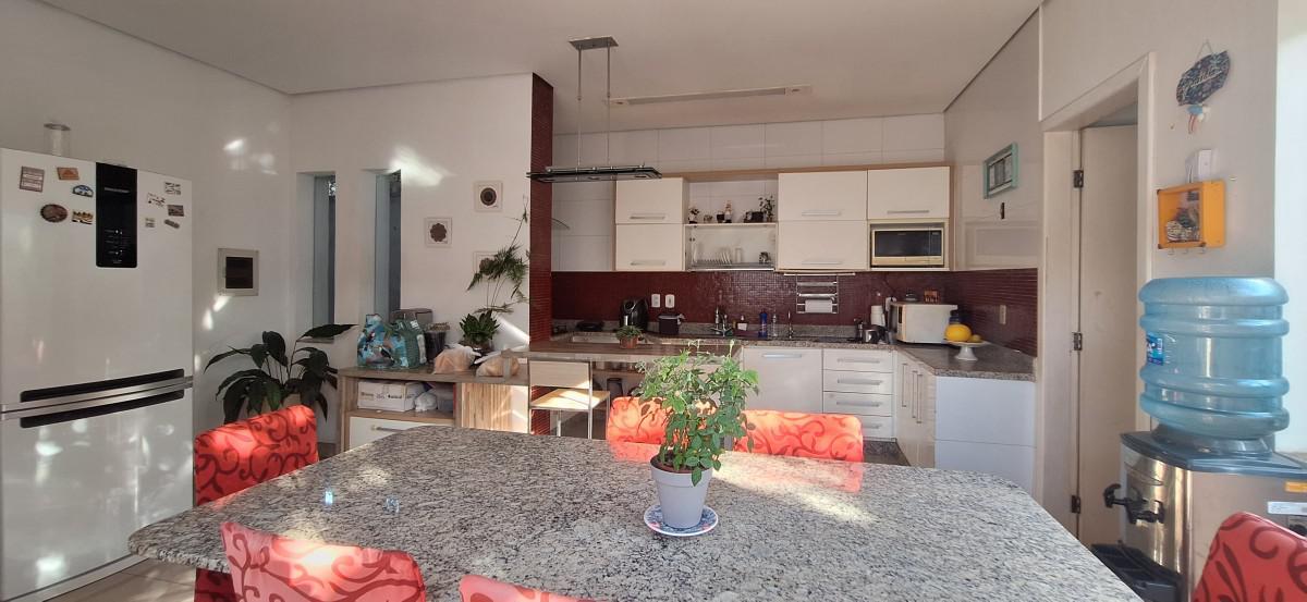 Casa, Colégio Batista, 4 Quartos, 2 Vagas