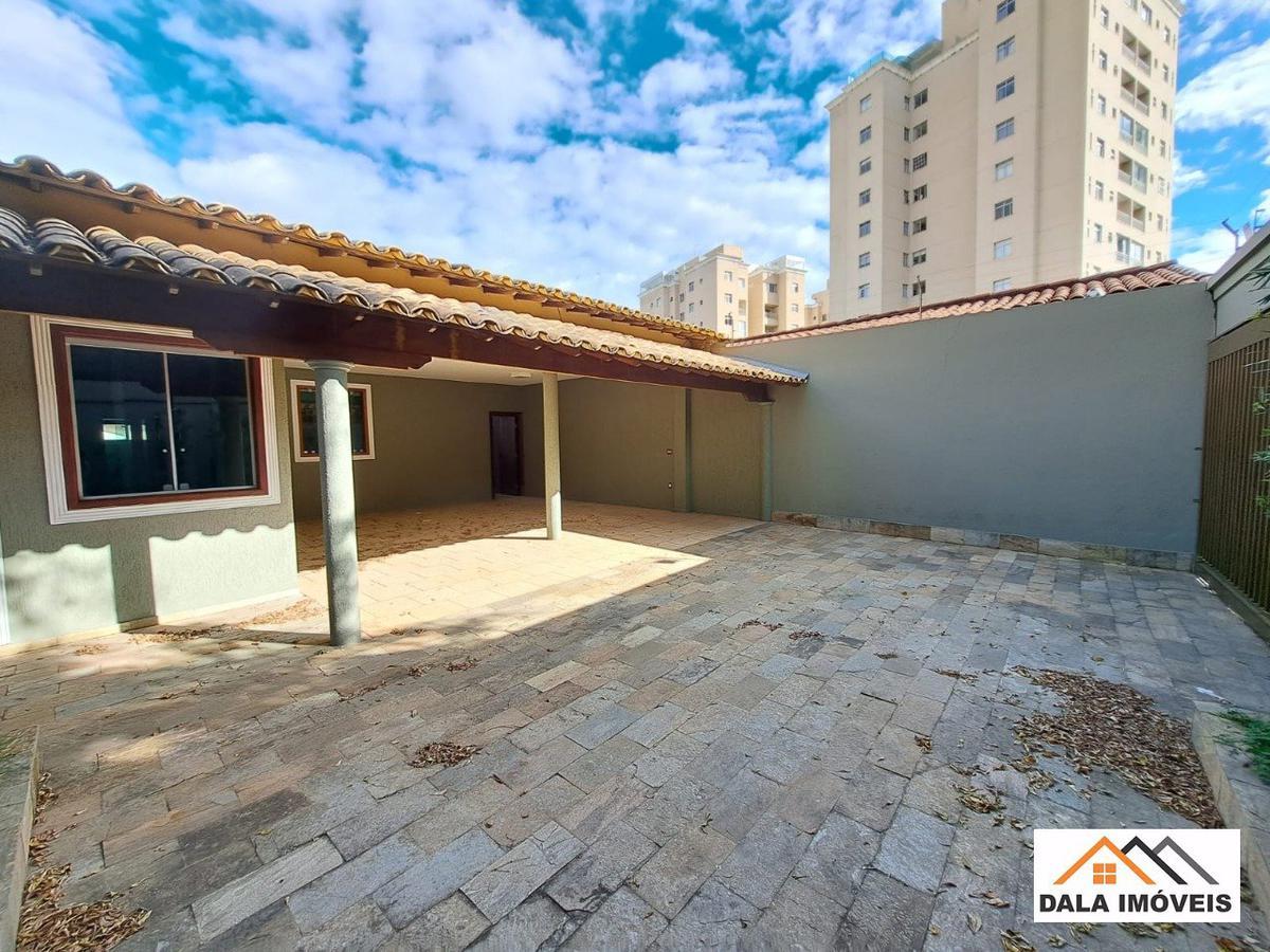 Casa, Santa Mônica, 4 Quartos, 5 Vagas, 2 Suítes