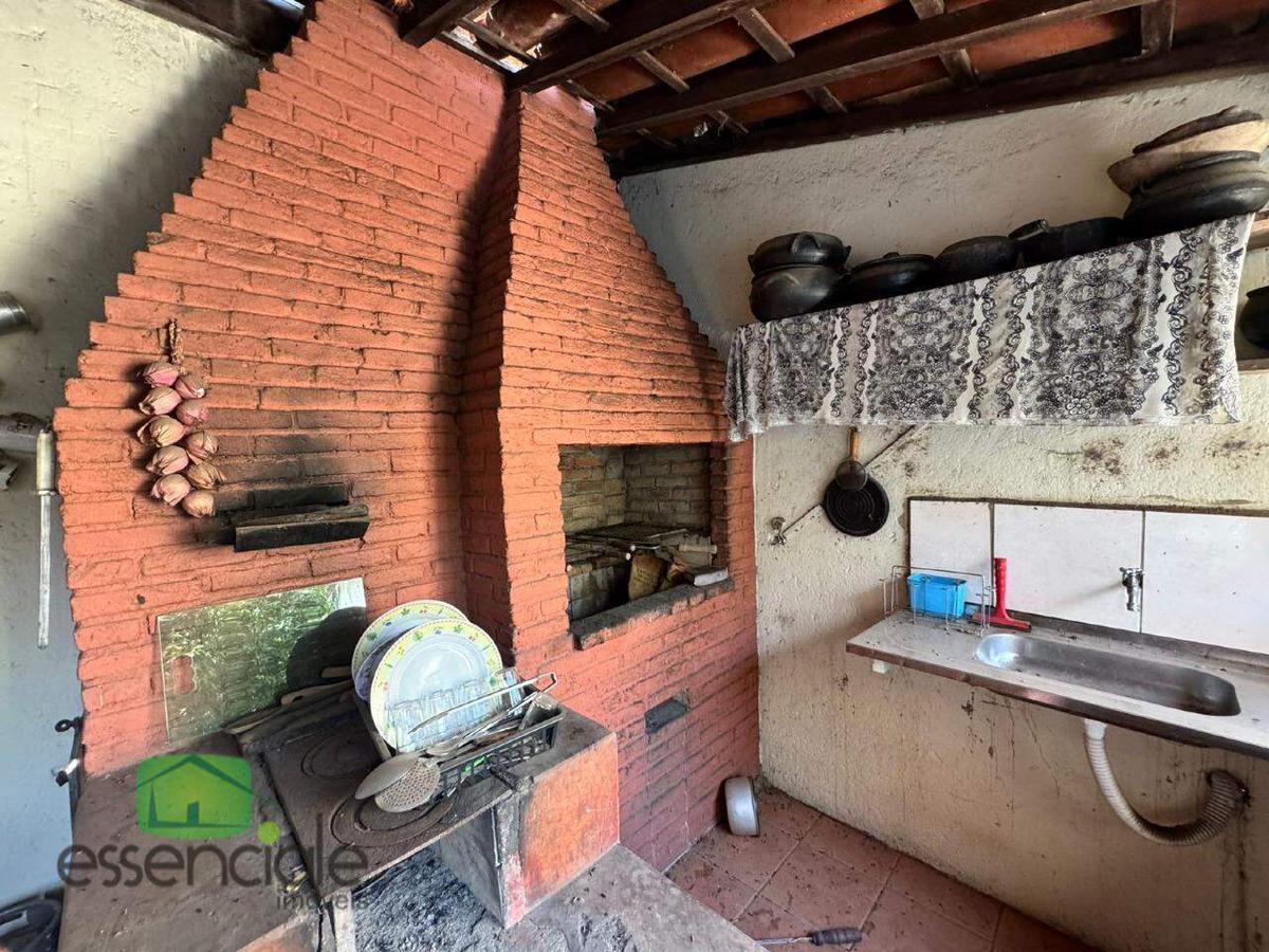 Casa, Três Barras, 6 Quartos, 2 Vagas, 1 Suíte