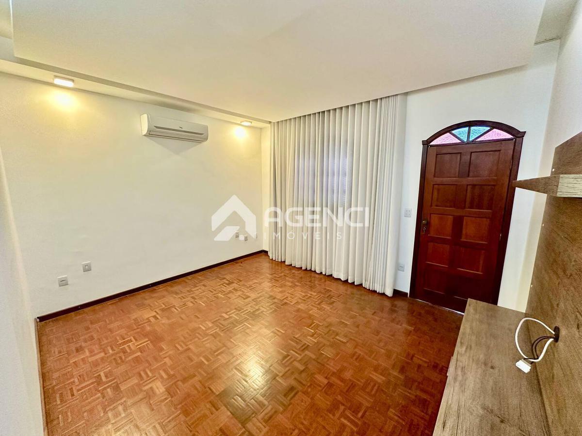 Casa, Parque Xangri-lá, 4 Quartos, 0 Vaga, 1 Suíte