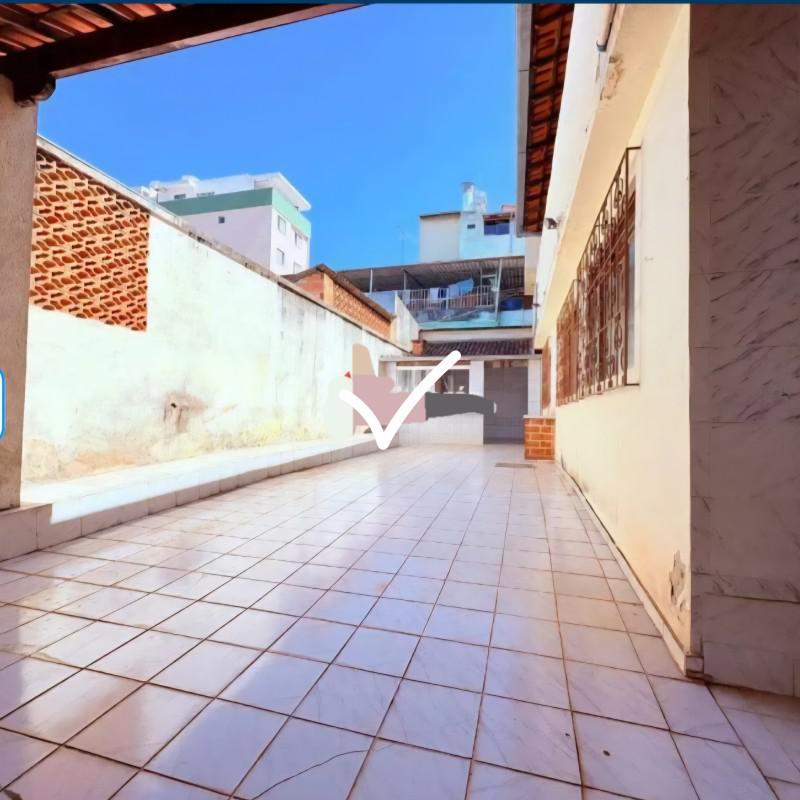 Casa, Sagrada Família, 6 Quartos, 2 Vagas, 1 Suíte