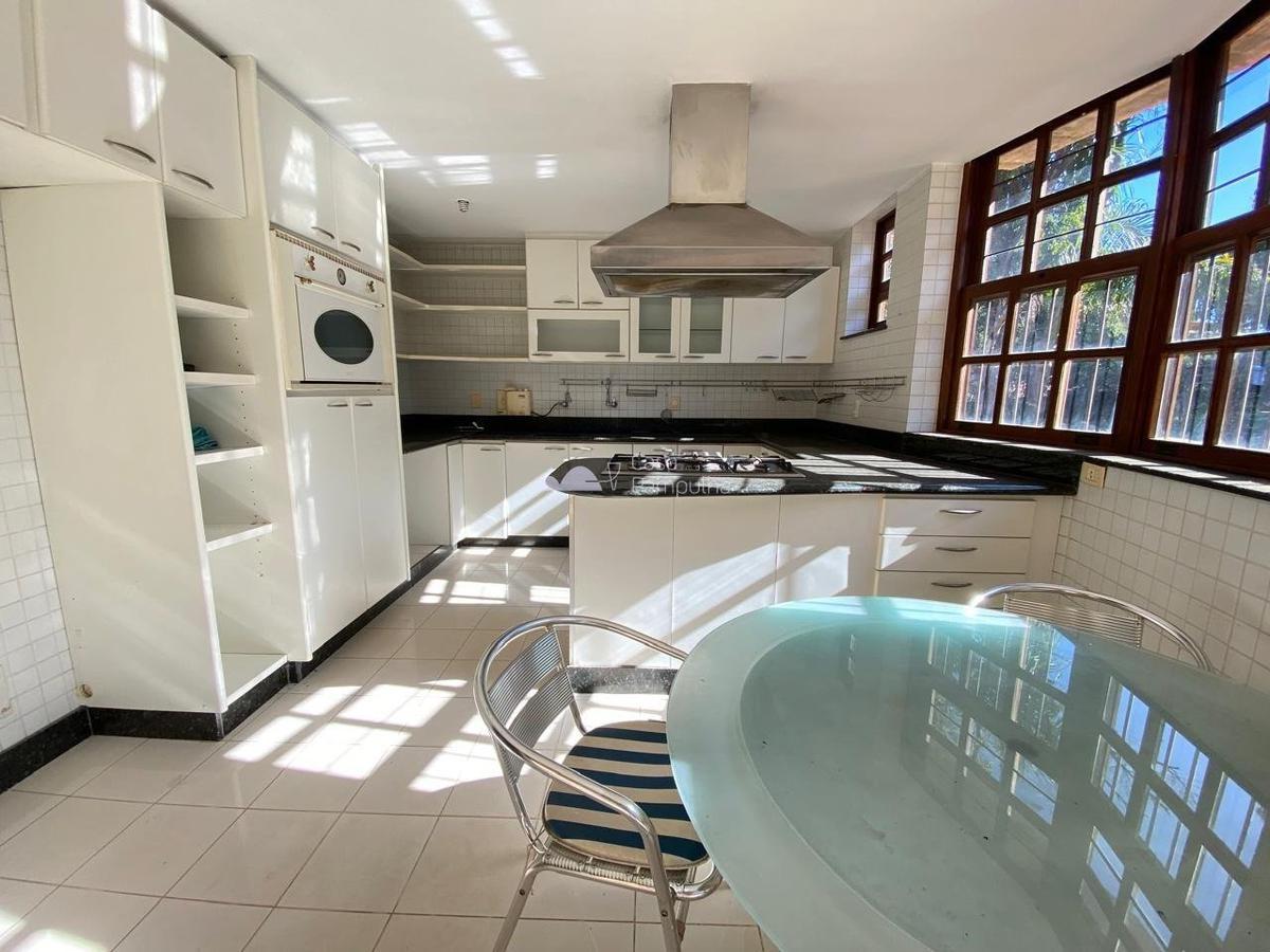 Casa, Braúnas, 3 Quartos, 8 Vagas, 1 Suíte