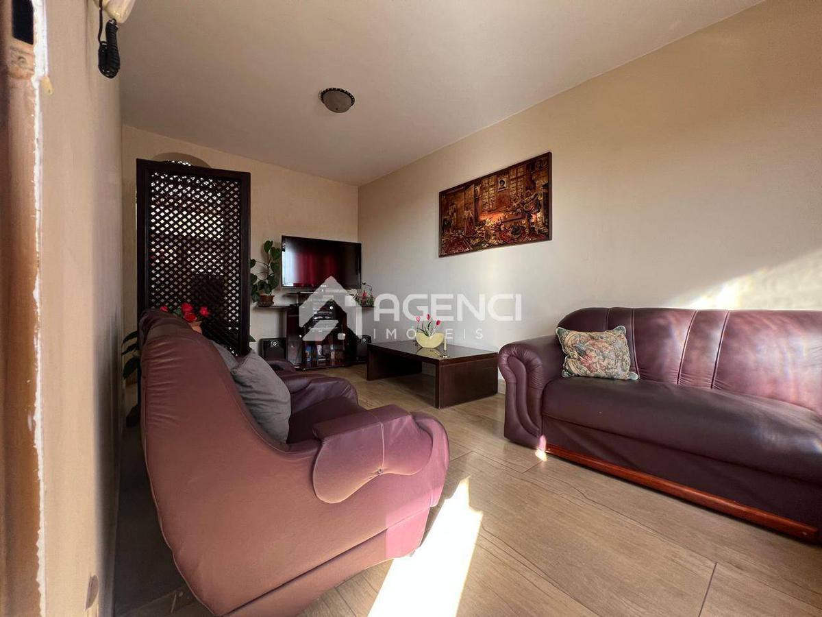 Casa, Camargos, 3 Quartos, 0 Vaga, 0 Suíte