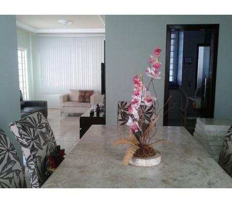 Casa, Castelo, 3 Quartos, 2 Vagas, 1 Suíte