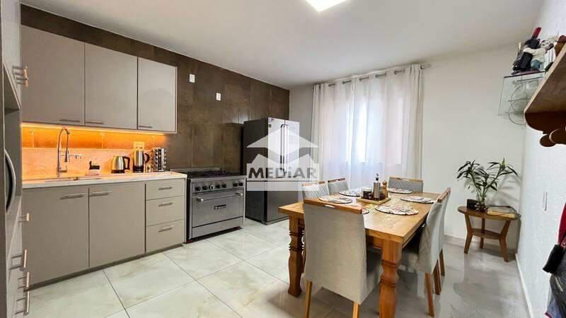 Casa, Castelo, 5 Quartos, 3 Vagas, 1 Suíte
