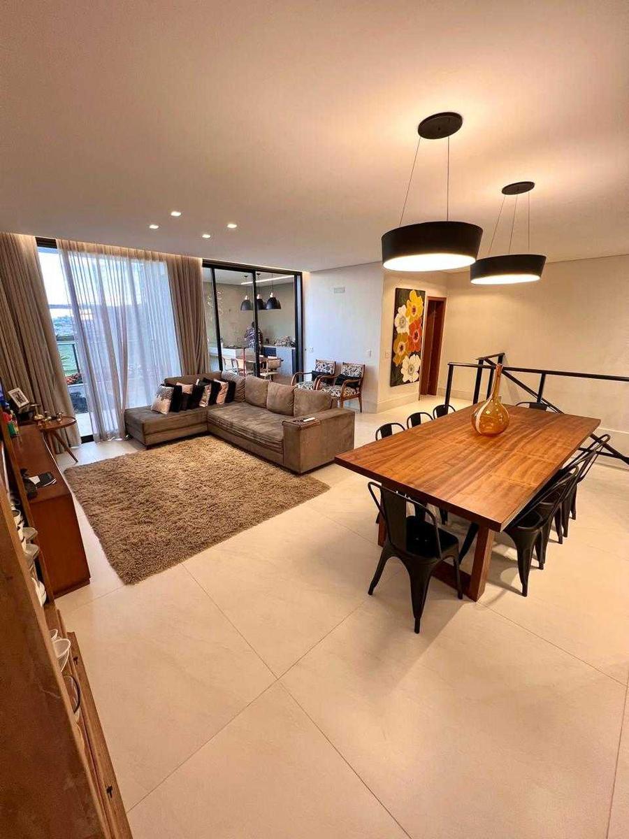 Casa, Bom Pastor, 3 Quartos, 4 Vagas, 3 Suítes
