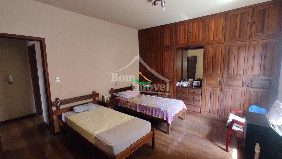 Casa, Centro, 3 Quartos, 3 Vagas, 1 Suíte