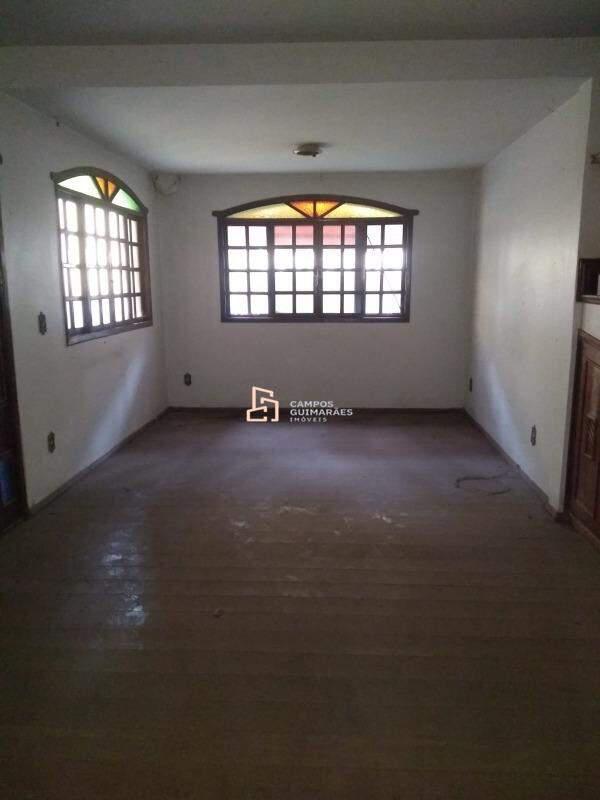 Casa, Barreiro, 4 Quartos, 2 Vagas, 1 Suíte