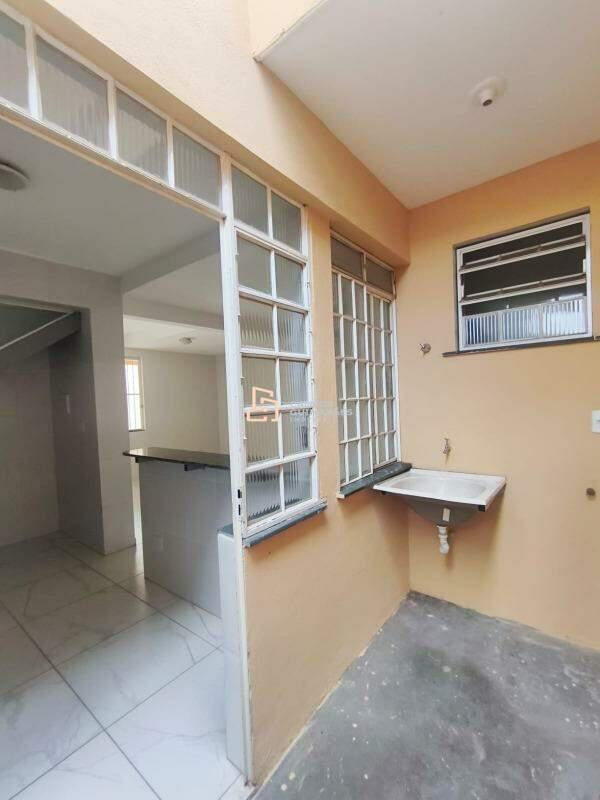 Casa, Barreiro, 2 Quartos, 1 Vaga, 2 Suítes