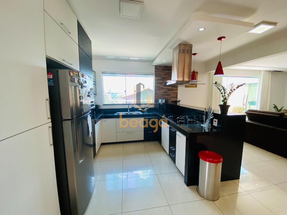 Casa, Novo Glória, 4 Quartos, 5 Vagas, 1 Suíte