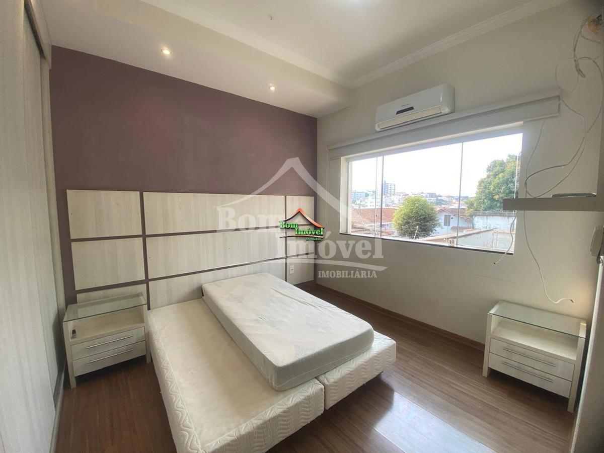 Casa, Centro, 2 Quartos, 6 Vagas, 1 Suíte