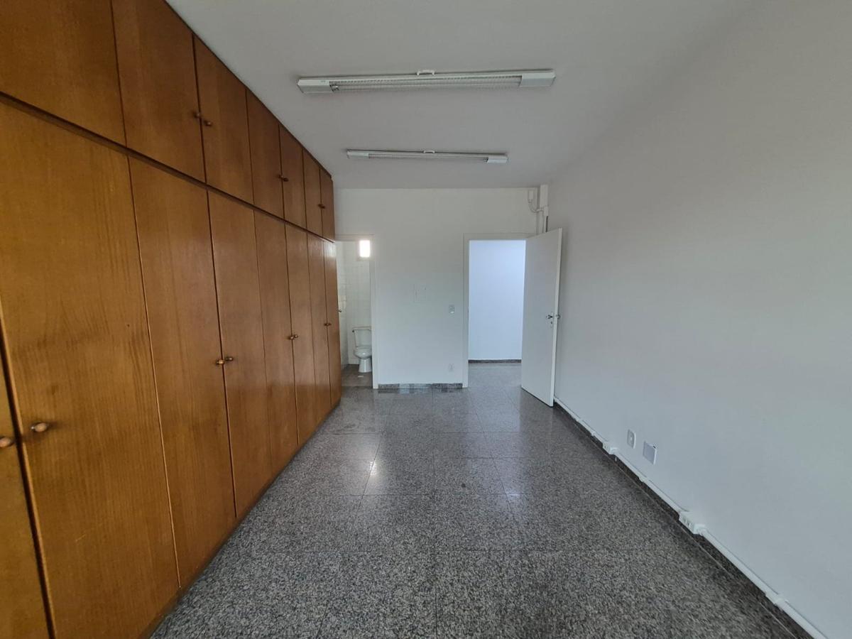 Sala, Estoril, 0 Quarto, 2 Vagas