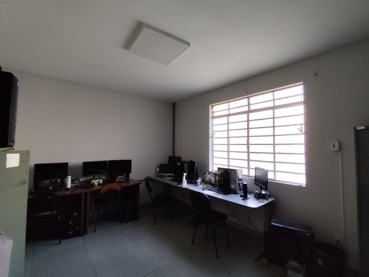 Casa Comercial, Carlos Prates, 3 Quartos, 4 Vagas