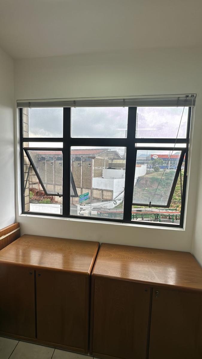 Sala, Estoril, 0 Quarto, 0 Vaga